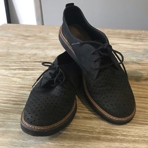 Clarks women’s black shoes